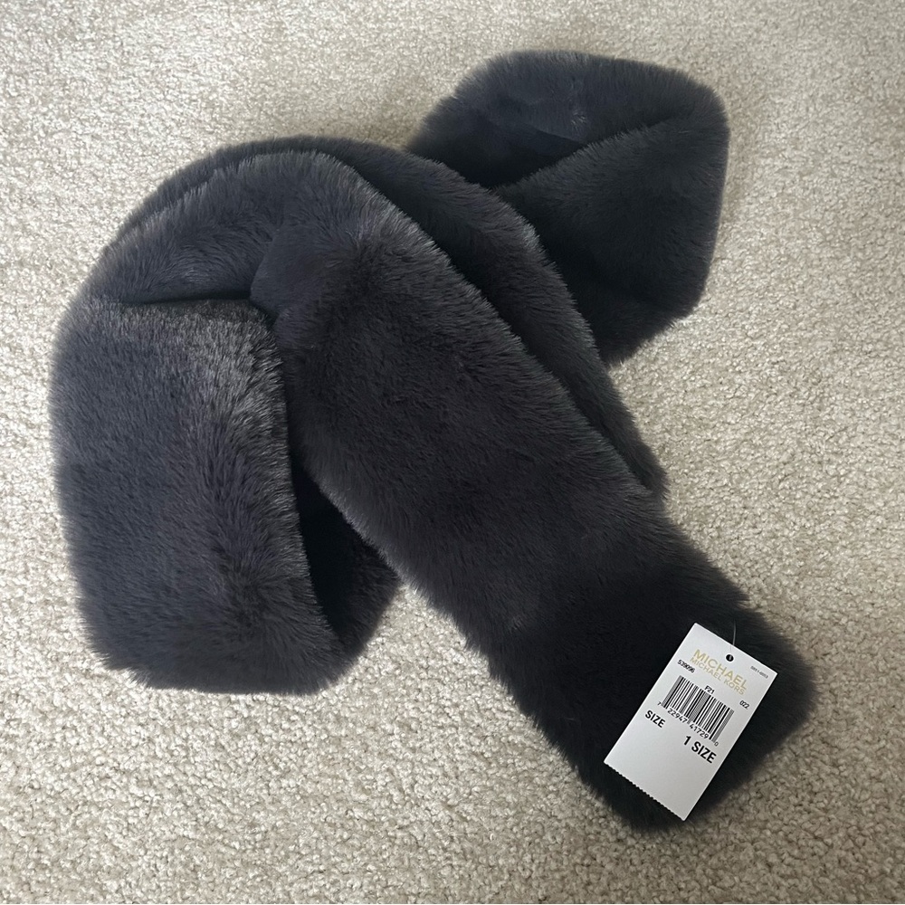 NWT- Michael Kors Faux Fur scarf